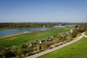 Vue depuis le château de Chaumont-sur-Loire Vue depuis le château de Chaumont-sur-Loire