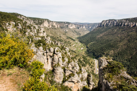 Randonnée sur les corniches du causse Méjean – Côté Jonte Randonnée sur les corniches du causse Méjean – Côté Jonte