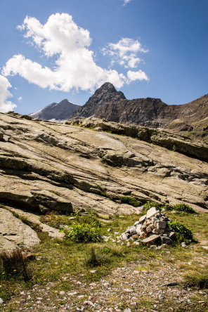 Randonnée jusqu'au lac du Grand Méan – Bifurcation vers le glacier du Grand Méan Randonnée jusqu'au lac du Grand Méan – Bifurcation vers le glacier du Grand Méan