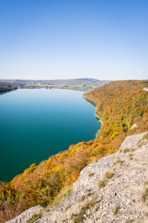 Lac de Chalain depuis la crête nord Lac de Chalain depuis la crête nord