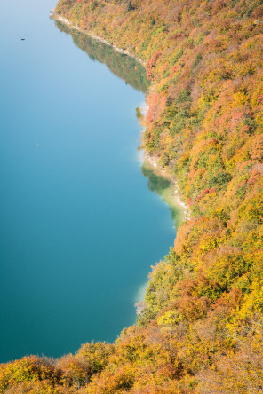 Lac de Chalain depuis la crête nord Lac de Chalain depuis la crête nord