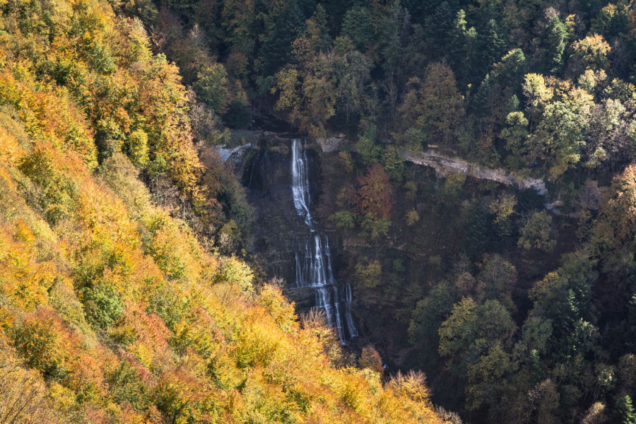 Cascade de l'Eventail depuis le belvédère de l'Eventail Cascade de l'Eventail depuis le belvédère de l'Eventail
