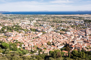 Hyères – Vue depuis le château, sur les îles d'Or