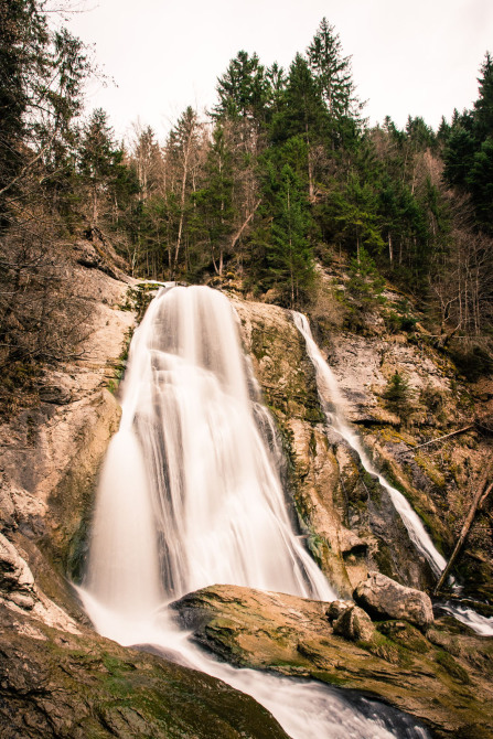 Mont-Saxonnex – Cascade du Dard Mont-Saxonnex – Cascade du Dard