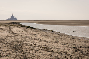 Vue du mont Saint-Michel et de Tombelaine depuis la pointe de la Roche-Torin Vue du mont Saint-Michel et de Tombelaine depuis la pointe de la Roche-Torin