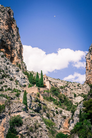 Moustiers-Sainte-Marie – Chapelle Notre-Dame-de-Beauvoir Moustiers-Sainte-Marie – Chapelle Notre-Dame-de-Beauvoir