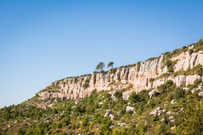 Randonnée du tour du plateau de Cengle – Sous la barre du Cengle