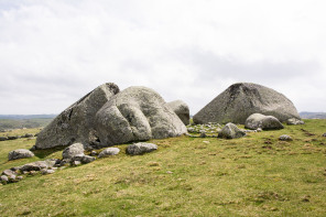 Randonnée de Saint-Jacques-de-Compostelle entre les 4 chemins et Nasbinals – Roc des Loups Randonnée de Saint-Jacques-de-Compostelle entre les 4 chemins et Nasbinals – Roc des Loups