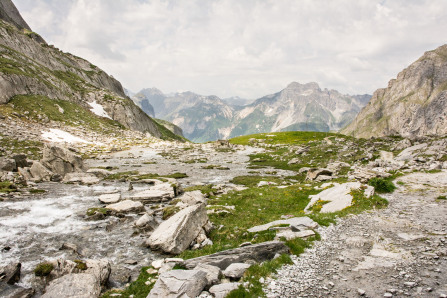 Randonnée du col de la Vanoise – Arrivée vers le lac des Vaches (juin 2017)