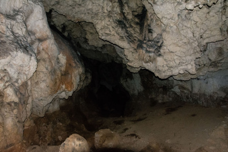 Grotte de Louoï
