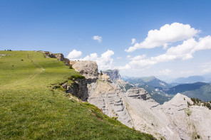 Trek autour des Hauts Plateaux – Plaine de Chamousset jusqu'à la tête Chevalière Trek autour des Hauts Plateaux – Plaine de Chamousset jusqu'à la tête Chevalière