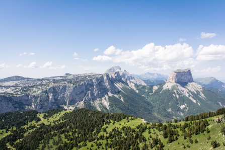 Trek autour des Hauts Plateaux – Entre la tête Chevalière et le pas de l'Aiguille Trek autour des Hauts Plateaux – Entre la tête Chevalière et le pas de l'Aiguille