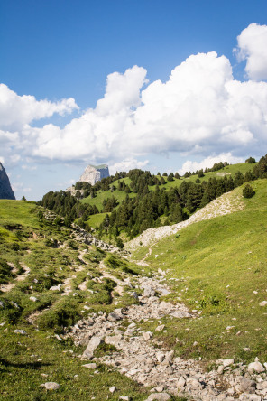 Trek autour des Hauts Plateaux – Entre la tête Chevalière et le pas de l'Aiguille Trek autour des Hauts Plateaux – Entre la tête Chevalière et le pas de l'Aiguille