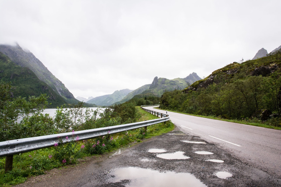 E10 près d'Austnesfjorden E10 près d'Austnesfjorden