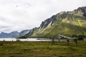 Vers Brenna – Pont entre Austvågøya et Gimsøya Vers Brenna – Pont entre Austvågøya et Gimsøya