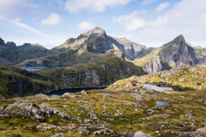 Trek de Hermannsdalstinden – Munkebu Trek de Hermannsdalstinden – Munkebu