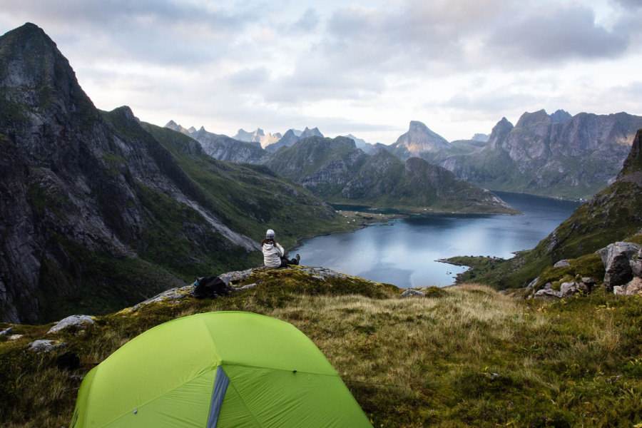 Camping sauvage au-dessus du Reinefjord Camping sauvage au-dessus du Reinefjord