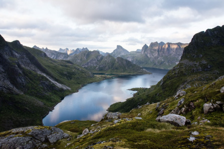 Camping sauvage au-dessus du Reinefjord Camping sauvage au-dessus du Reinefjord