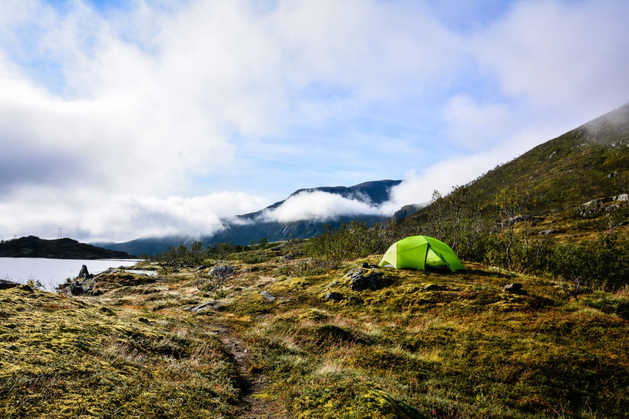Camping sauvage à Skinnkollvatnet