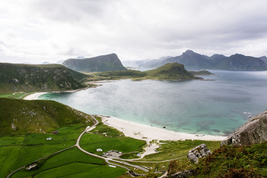 Randonnée de Mannen et Himmeltinden – Plage d’Haukland Randonnée de Mannen et Himmeltinden – Plage d’Haukland