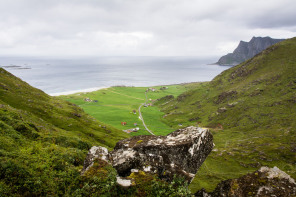Randonnée de Mannen et Himmeltinden – Plage d’Utakeiv Randonnée de Mannen et Himmeltinden – Plage d’Utakeiv