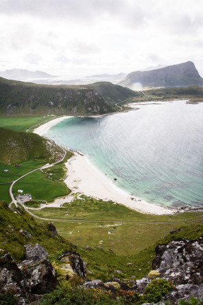 Randonnée de Mannen et Himmeltinden – Plage d’Haukland Randonnée de Mannen et Himmeltinden – Plage d’Haukland