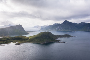 Randonnée de Mannen et Himmeltinden – Vue depuis le sommet de Mannen Randonnée de Mannen et Himmeltinden – Vue depuis le sommet de Mannen