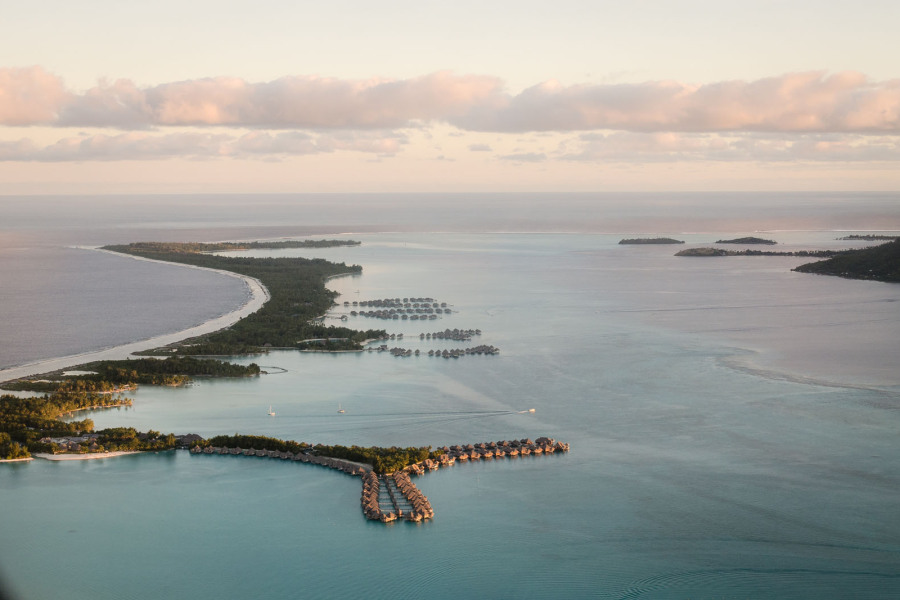 Vue de Bora Bora depuis l'avion Vue de Bora Bora depuis l'avion