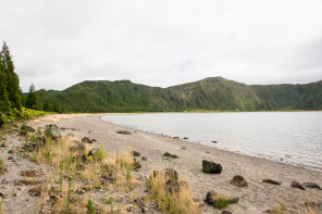 Descente au bord du lagoa do Fogo Descente au bord du lagoa do Fogo